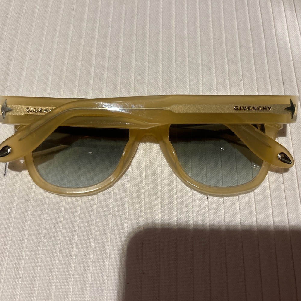 Givenchy sunglasses - Picture 2 of 2